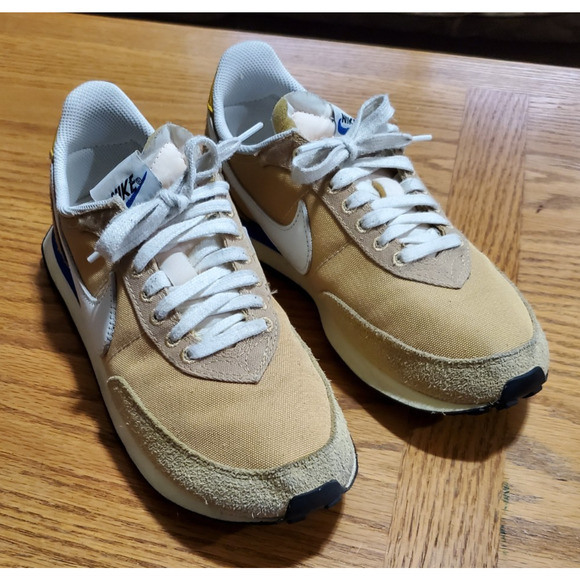 Nike Waffle Debut SE Women’s Sneakers – Size 9.5 – Tan/White/Yellow - Picture 2 of 9